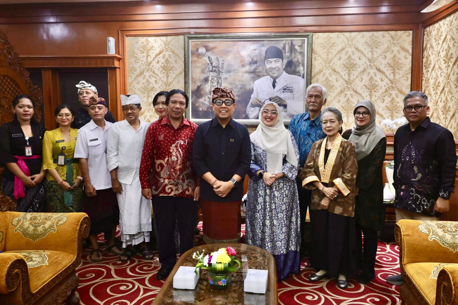 podiumnews.com-Universitas Esa Unggul Jakarta Ajak Pemkot Denpasar Kerja Sama